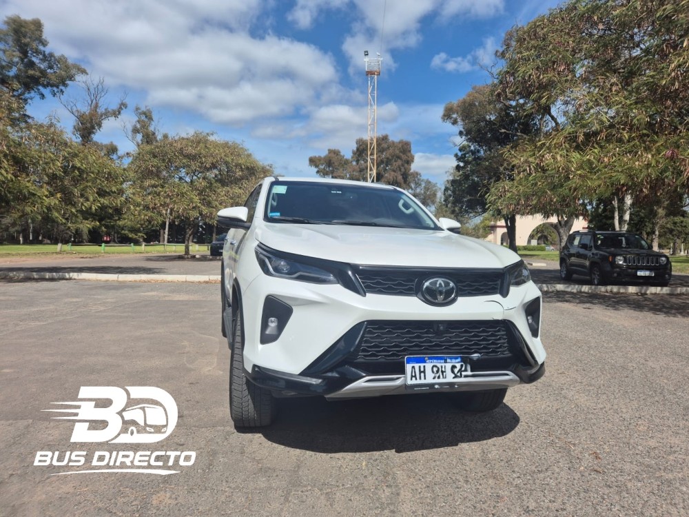 Toyota HILUX SW4 5P 2,8 Diesel Srx 4X4 6AT 7a Har 2025 — foto 9